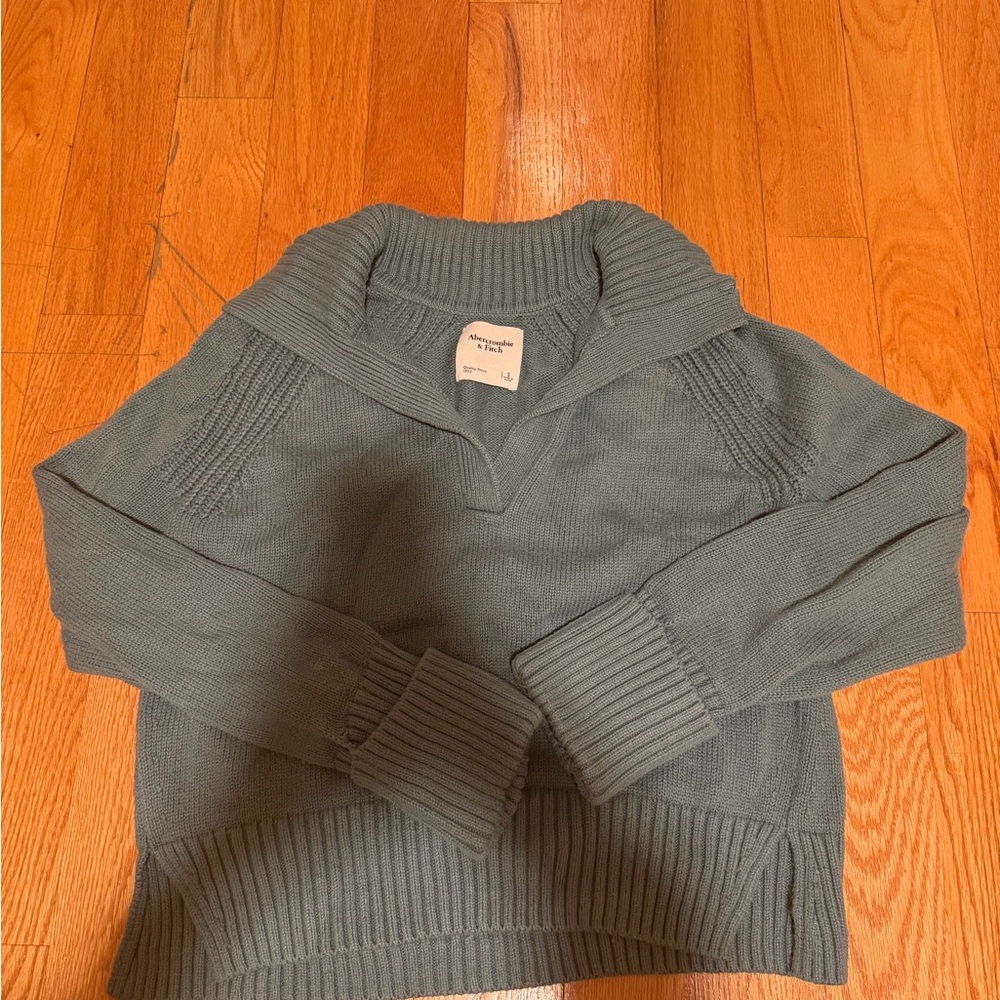 Abercrombie & Fitch Women’s Muted Teal Collared V-Neck Sweater